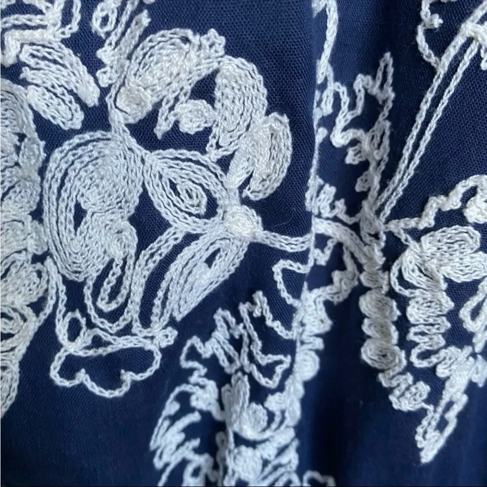 🔥5/$25 Westport Dress Navy & White Embroidered Coastal Beach Travel Cruise Dress - Picture 5 of 9